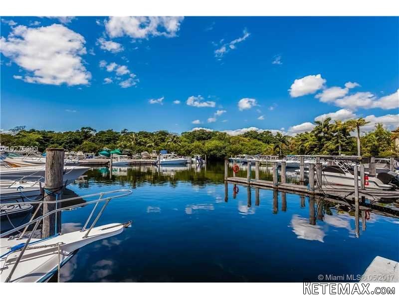 5 bedroom House For Sale: 5455 Arbor Ln - 2