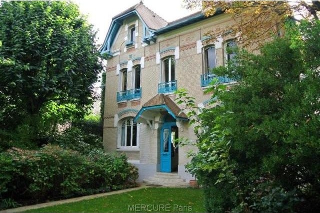 4 bedroom House For Sale: 75016 PARIS