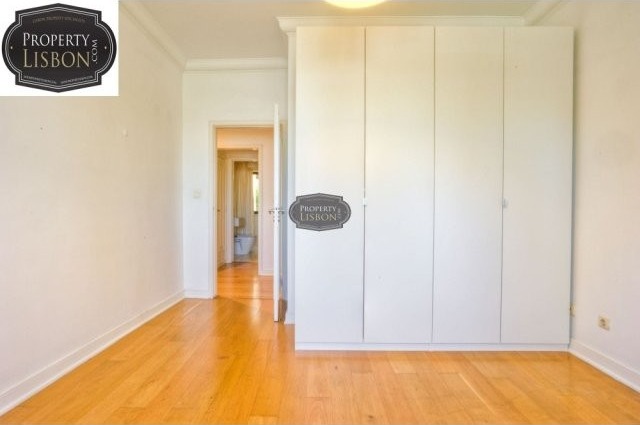 4 Bedrooms - Apartment - LISBON - For..