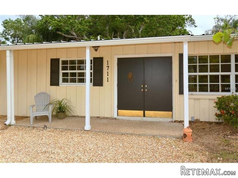 3 bedroom House For Sale: 1711 Spring.. - 2