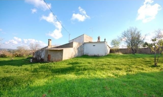 Plot with 3 acres (1,2 hectares)..