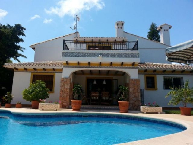 Detached villa for sale 1.500.000..