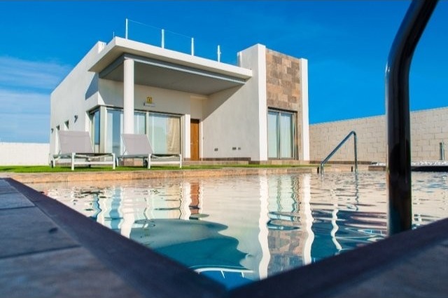 MODERN DESIGNED VILLAS
