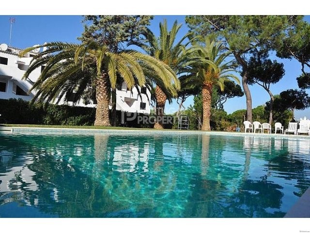 A 3 bedroom apartment great location in..