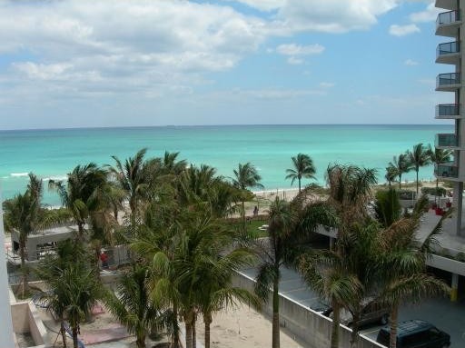 2 bedroom Flat For Sale: 6799 COLLINS..