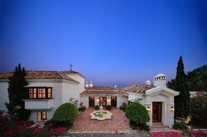 Villa for sale in Marbella Club Golf..