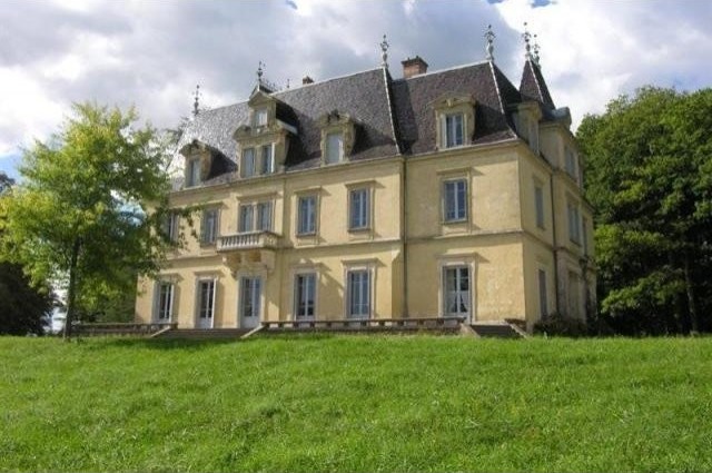 14 bedroom Castle For Sale: 01640 PONT..