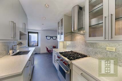 3 bedroom Apartment For Sale: 303 EAST.. - 2