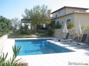 Finca with panoramic views to the Bay..