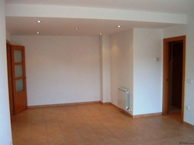 4 Bedrooms - Apartment - Girona - For.. - 2