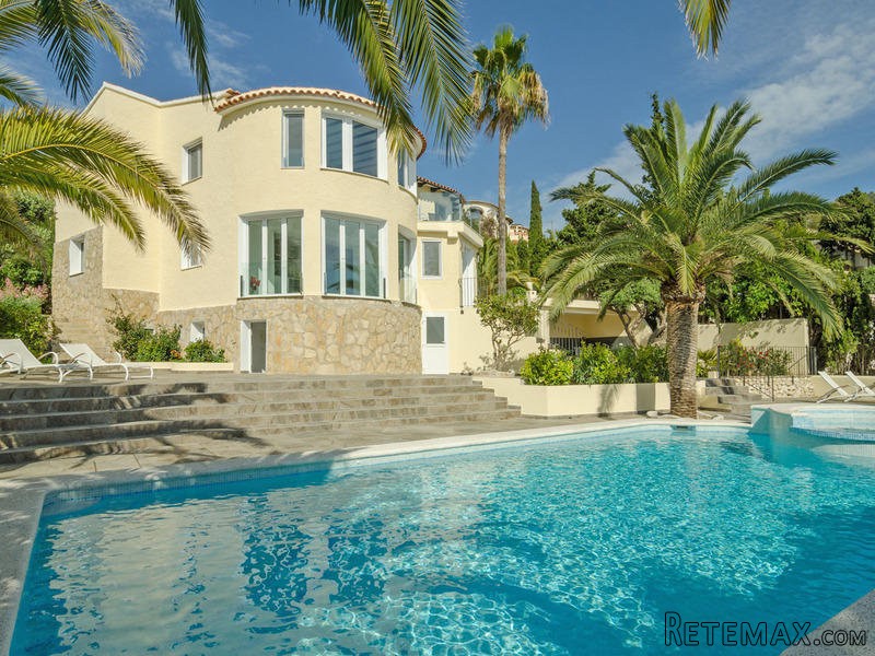 4 Bedrooms - Villa - Alicante - For Sale