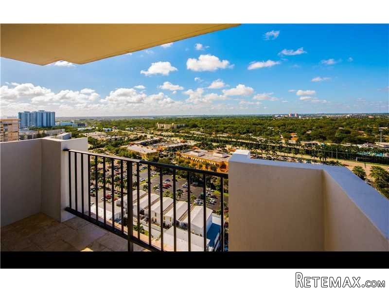 2 bedroom Flat For Sale: 2780 NE 183rd..