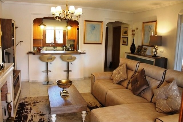 Stunning Ground Floor Apartment - 2