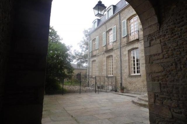 5 bedroom House For Sale: 61000 ALENCON - 2