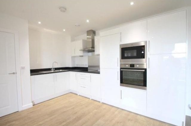 2 bed flat for sale - 2