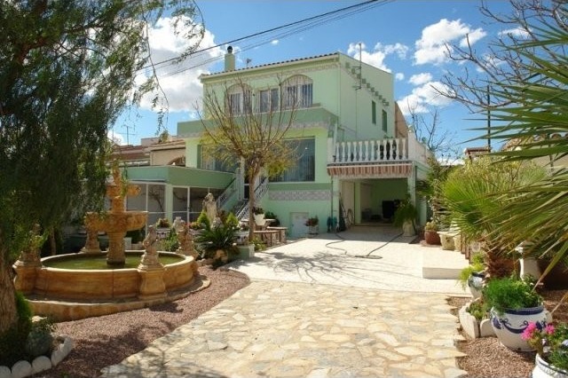 3 Bedrooms - Semi Detached - Alicante -..