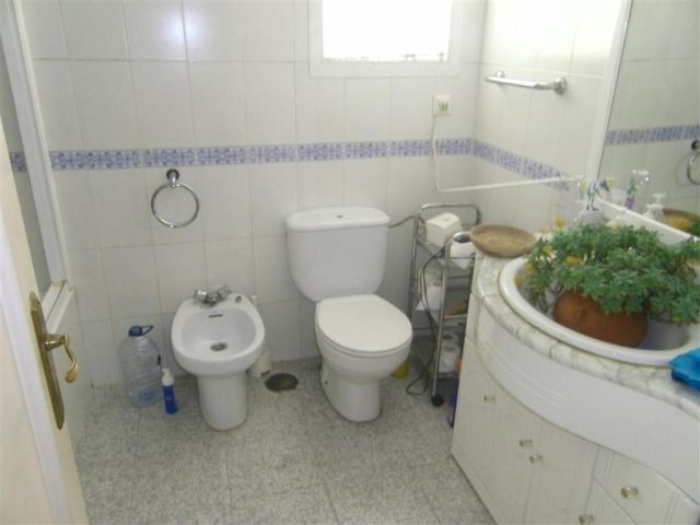 Town House - A 3 bedroom, 2 bathroom.. - 2