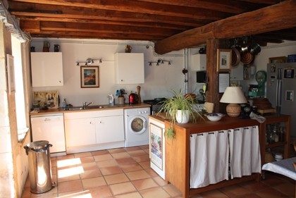 Spacious stone property with pool close.. - 2