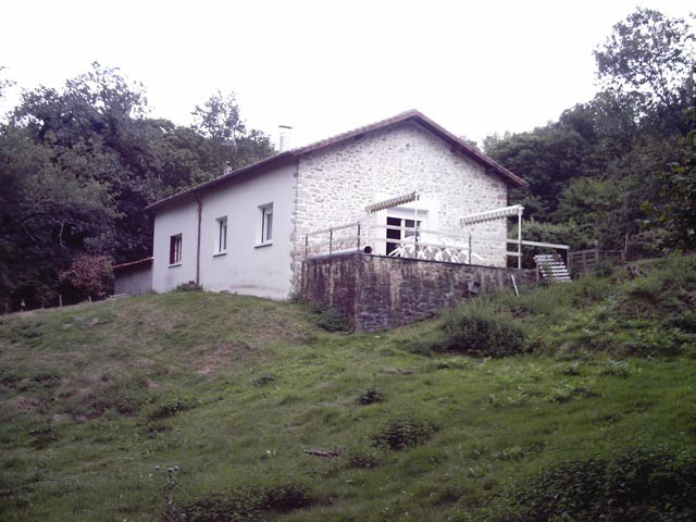 Haute-Vienne : Isolated House With 5..