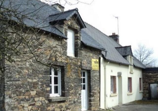 Good Rural House with Outbuildings