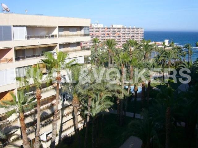 FRONTLINE APARTMENT IN URB. "EL..