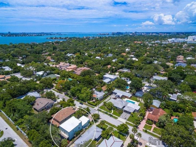 3 bedroom House For Sale: 1884 Grove.. - 2