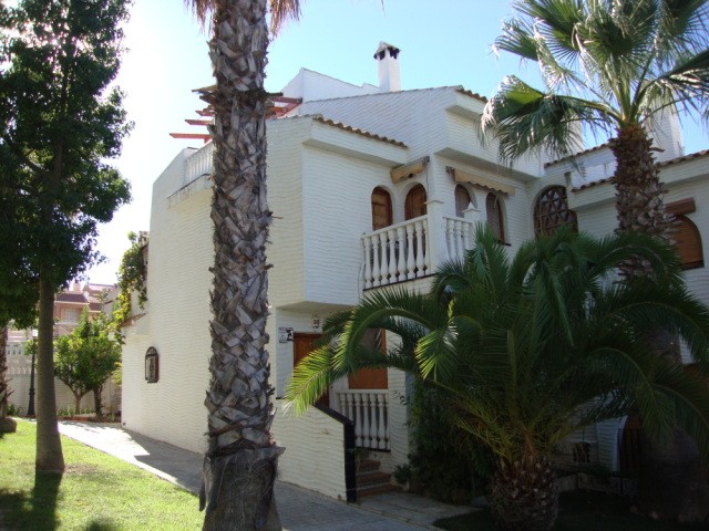 3 Bed Corner House