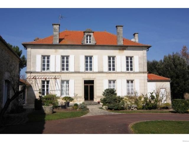 Manor House With Gite And Pool
