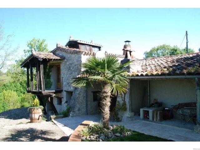 Country Property In 7 Acres, Montaigu..