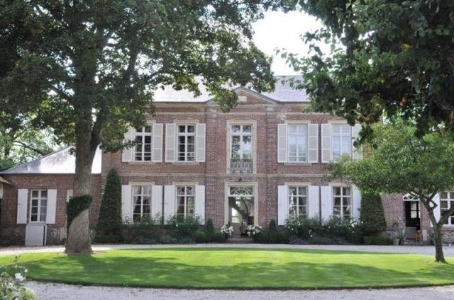 9 bedroom House For Sale: 62170.. - 2