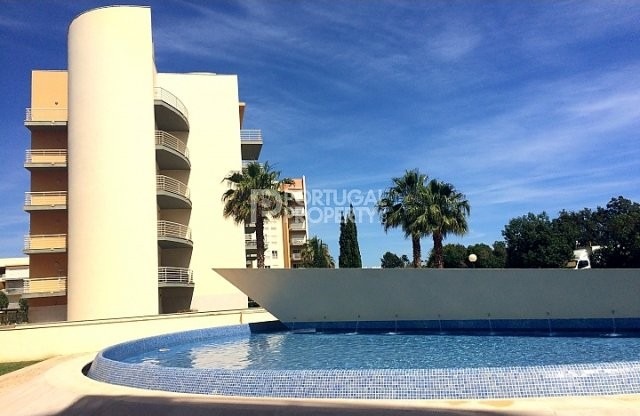 Two bedroom apartment walking distance..