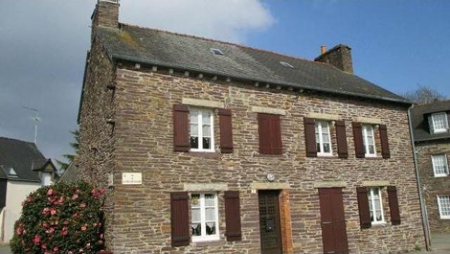 Spacious Village House - 2