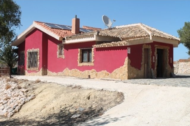 COUNTRY VILLA