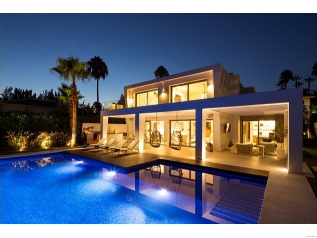 5 Bedrooms - Property - Malaga - Resale