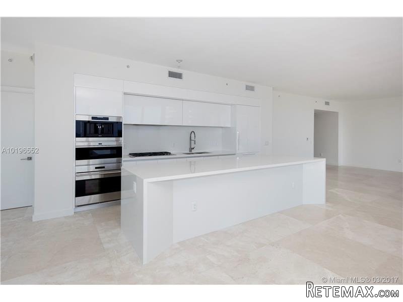 5 bedroom Flat For Sale: 1 COLLINS AV #.. - 2