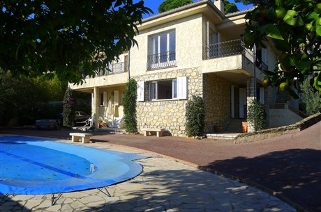 An exceptional well located 6 bed.. - 2