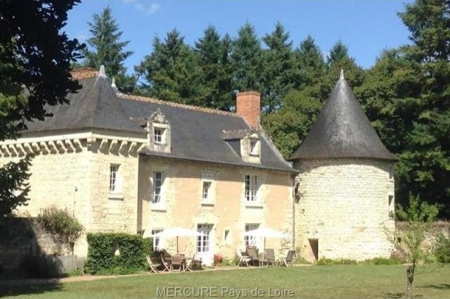 8 bedroom Manor House For Sale: 37500..