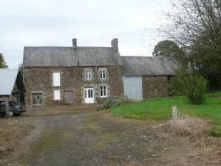 Habitable Country House to Improve