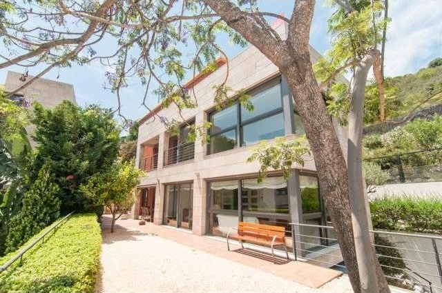 6 bedroom Detached House For Sale:..