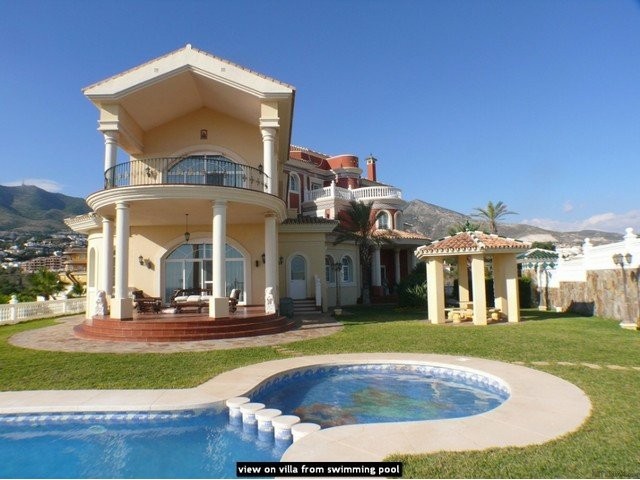 Villa for sale in Benalmadena Costa.. - 2