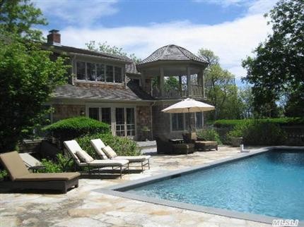 47 Peconic Ave Shelter Island, NY 11964