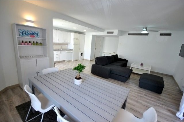 Fully Refurbished 2 Bedroom Apartment..