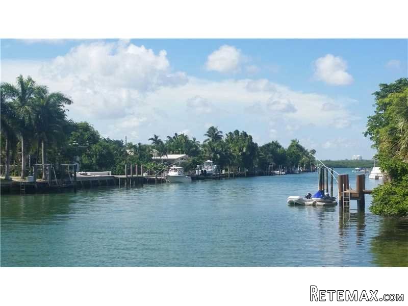 1 bedroom Flat For Sale: 9800 W Bay..