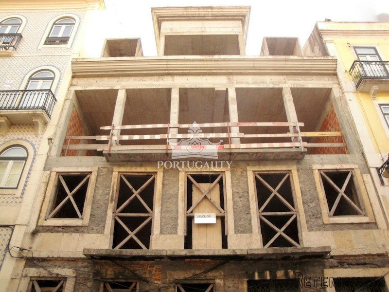 Building For Reconstruction With View.. - 2