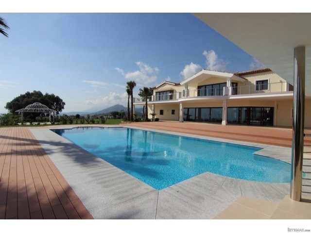 Villa for sale in El Madronal..