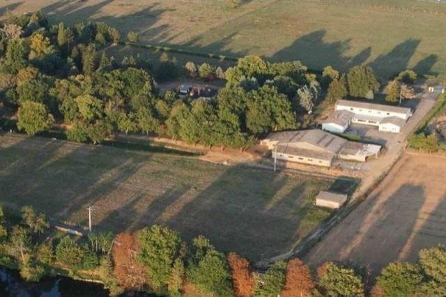 Land For Sale: 86100 CHATELLERAULT
