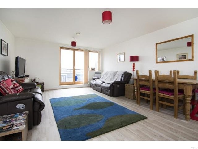 Meath Crescent, E2 - 2