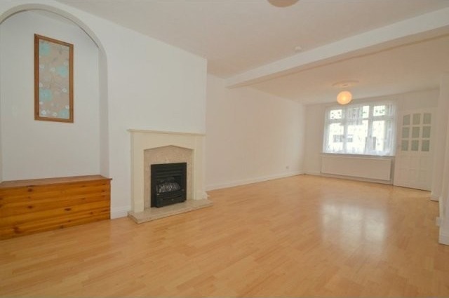 3 bedroom house in QUEENBOROUGH