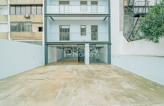 Stunning Duplex Apartment in Avenidas..