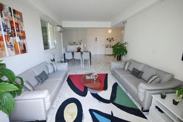 Pleasant two bed in Parc Imperial